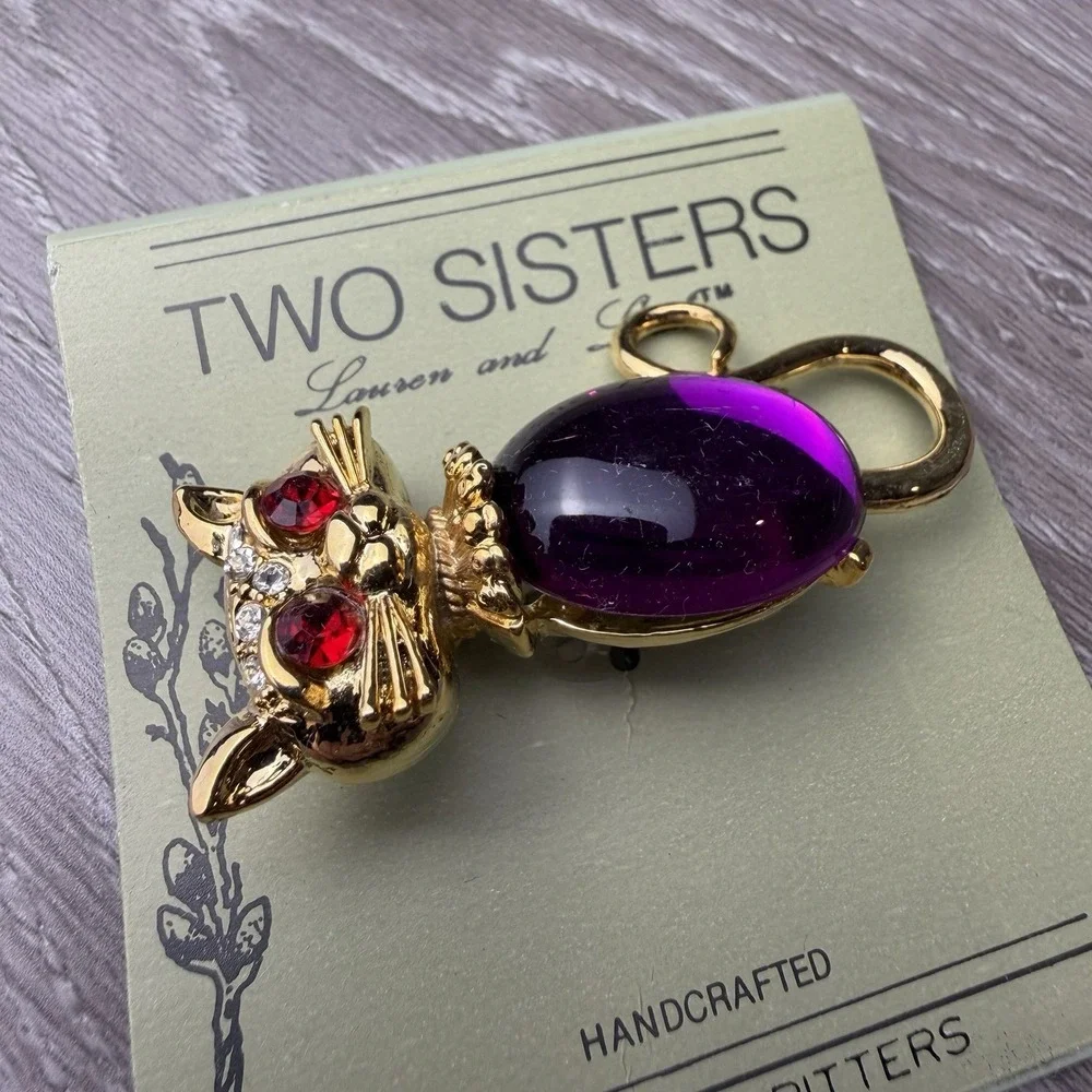 Vintage Two Sisters Glitter Critters Purple Cat Brooch Gold Tone Red Eyes New